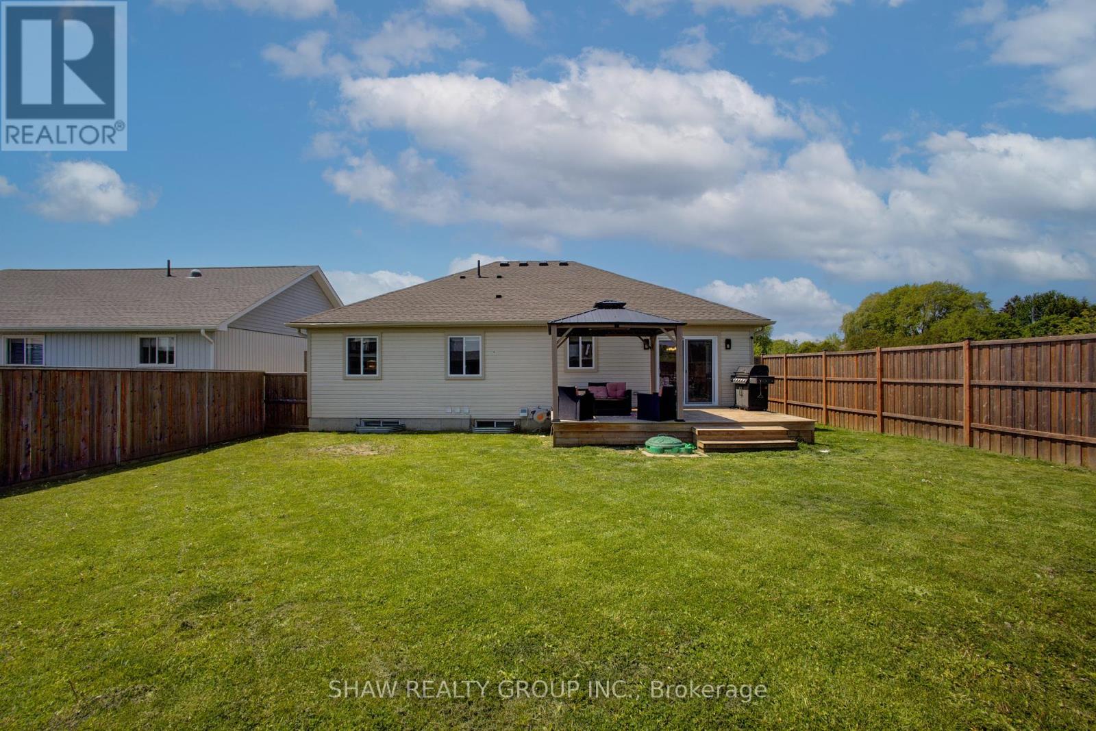 37 Lorne Street W, Minto, Ontario  N0G 1Z0 - Photo 39 - X12195361