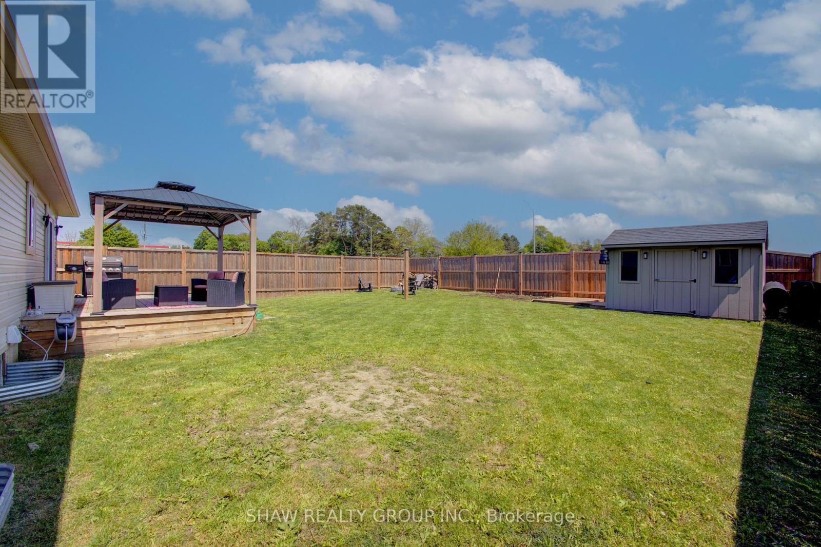 37 Lorne Street W, Minto, Ontario  N0G 1Z0 - Photo 41 - X12195361
