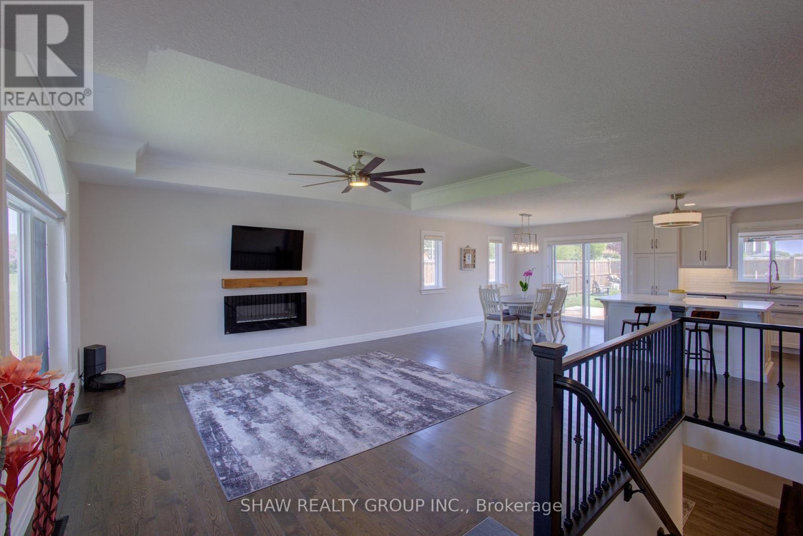37 Lorne Street W, Minto, Ontario  N0G 1Z0 - Photo 9 - X12195361