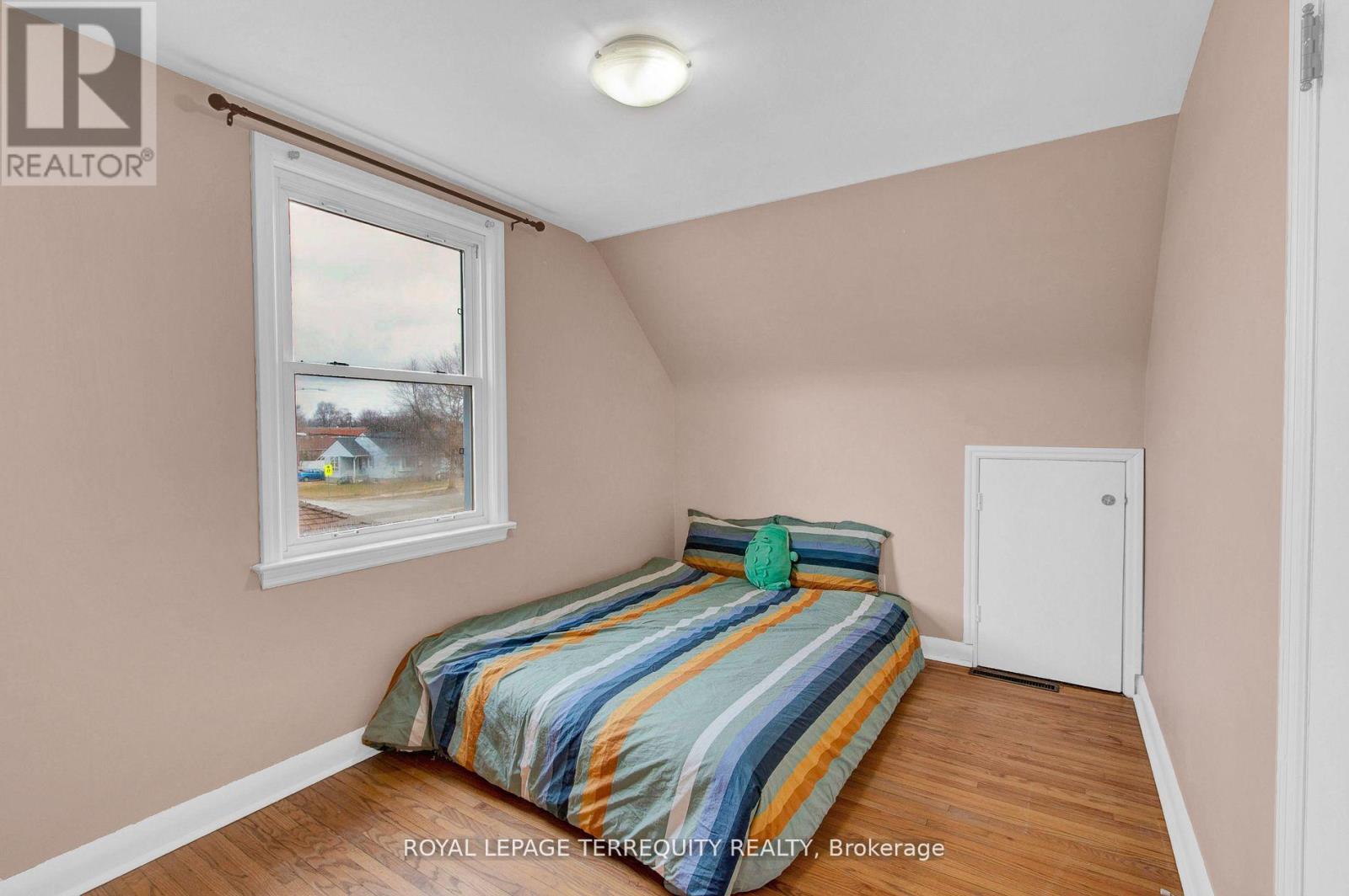 5 Mcmann Drive, Thorold, Ontario  L2V 2V3 - Photo 12 - X12195365