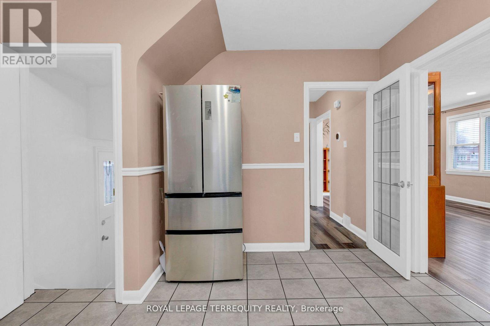 5 Mcmann Drive, Thorold, Ontario  L2V 2V3 - Photo 5 - X12195365