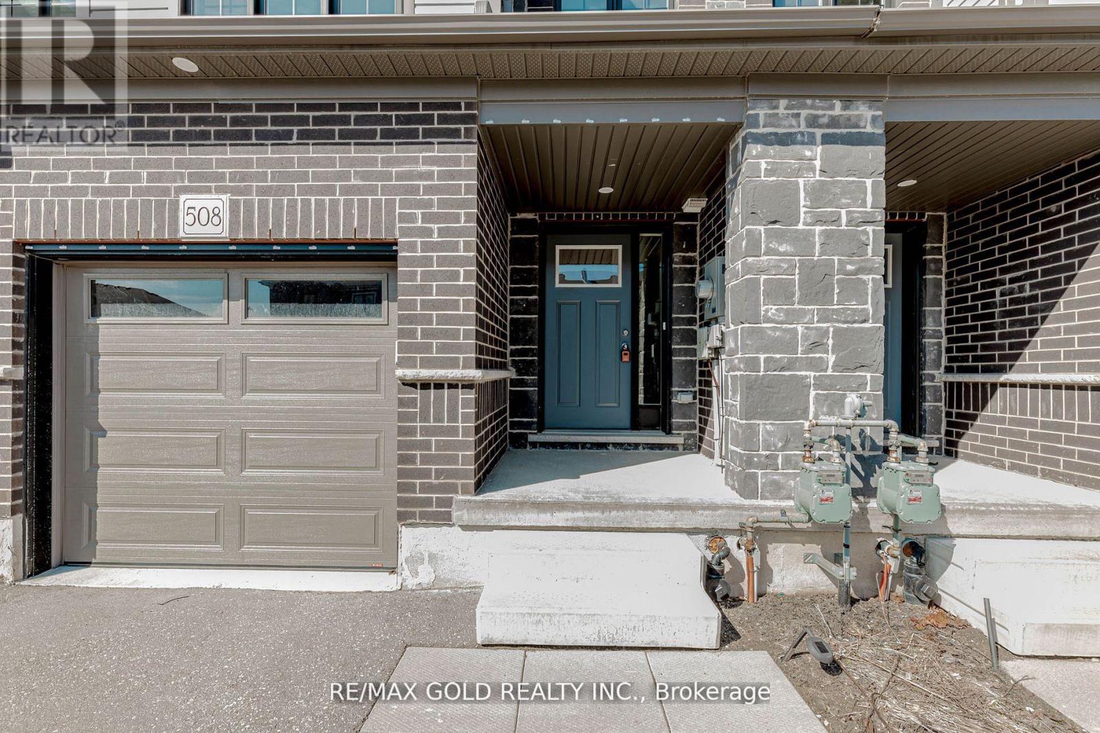 508 Woodlea Court, Kitchener, Ontario  N2R 0P8 - Photo 2 - X12195381