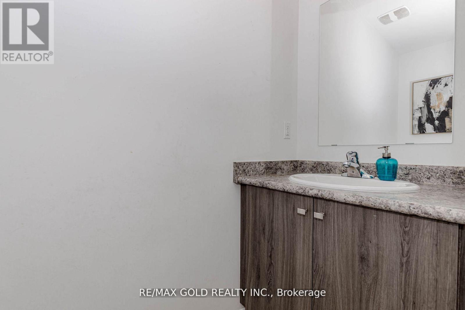 508 Woodlea Court, Kitchener, Ontario  N2R 0P8 - Photo 23 - X12195381