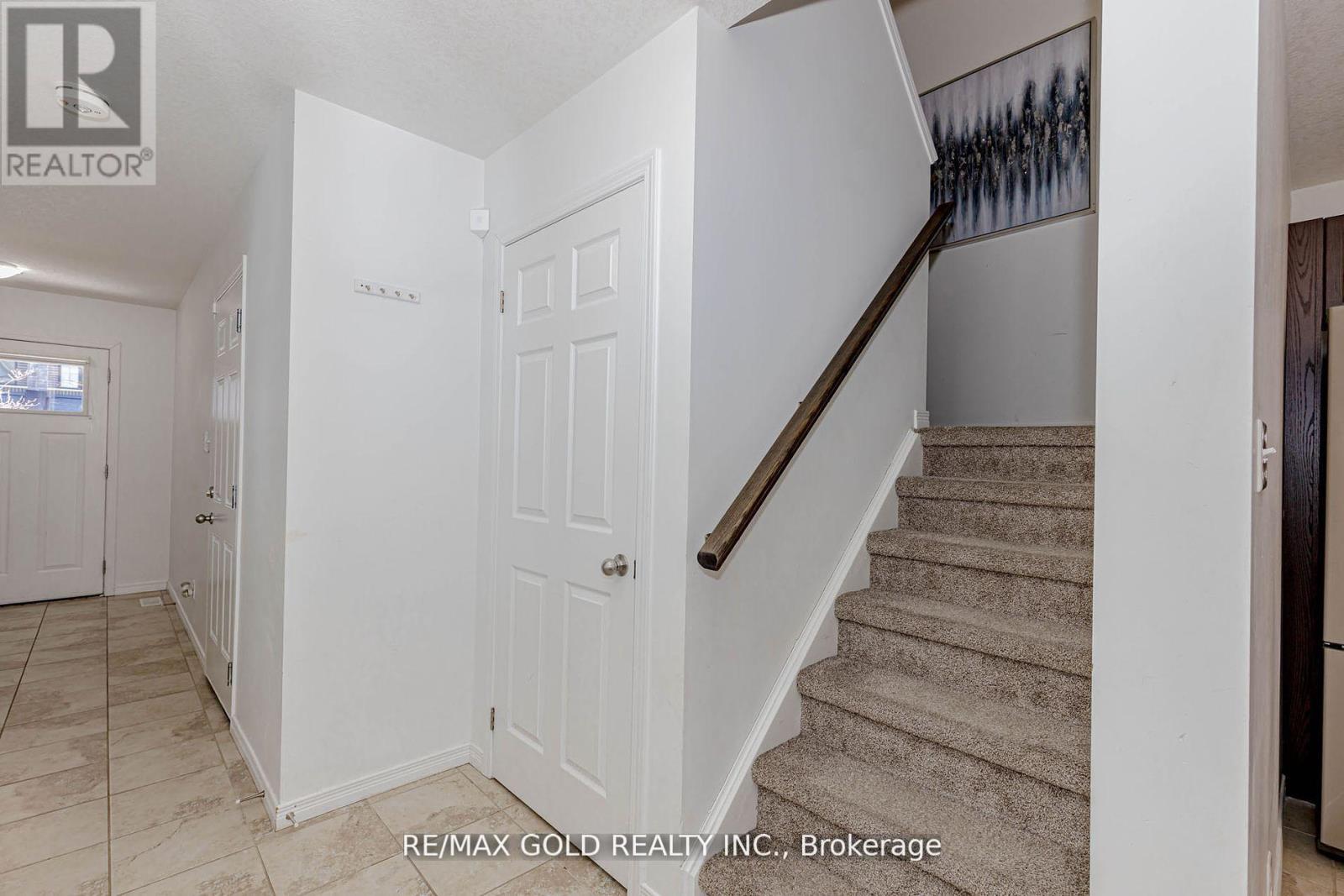 508 Woodlea Court, Kitchener, Ontario  N2R 0P8 - Photo 25 - X12195381