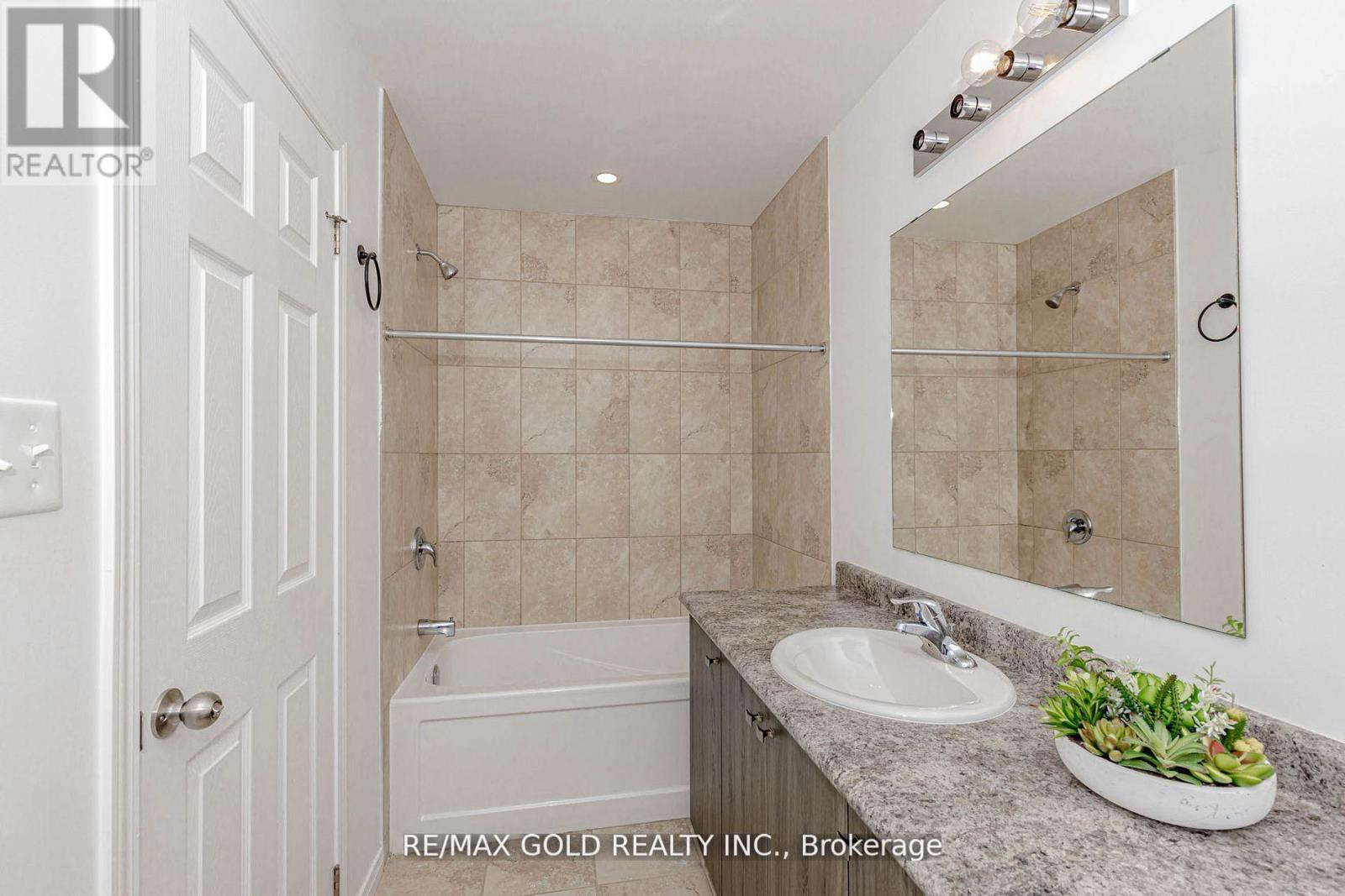 508 Woodlea Court, Kitchener, Ontario  N2R 0P8 - Photo 33 - X12195381
