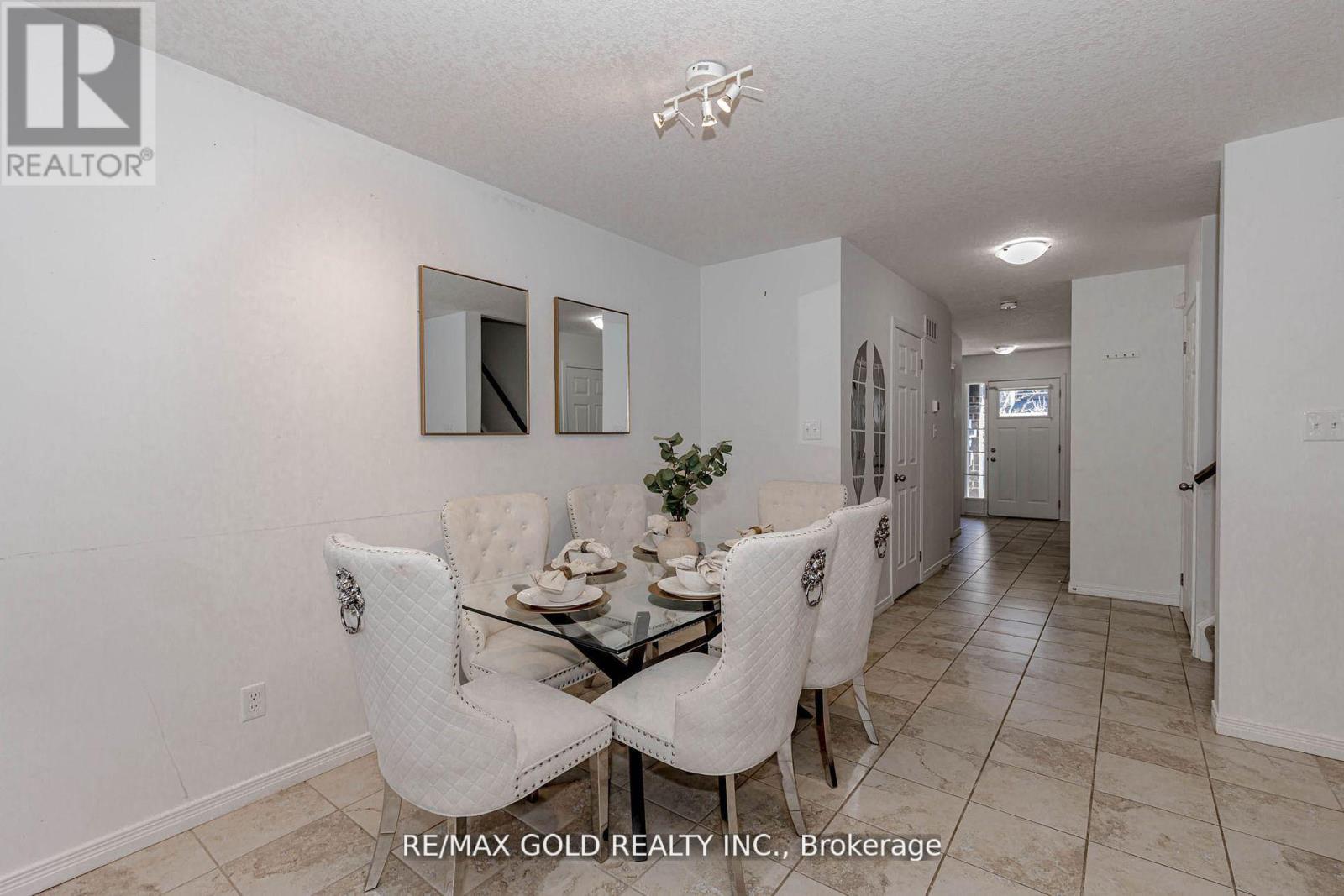508 Woodlea Court, Kitchener, Ontario  N2R 0P8 - Photo 8 - X12195381