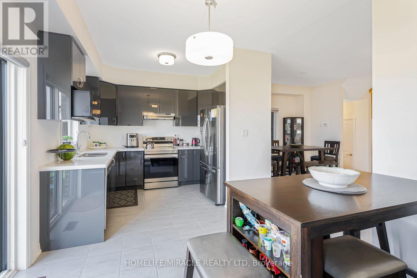 16 Scenic Ridge Gate, Brant, Ontario  N3L 0K4 - Photo 12 - X12195403