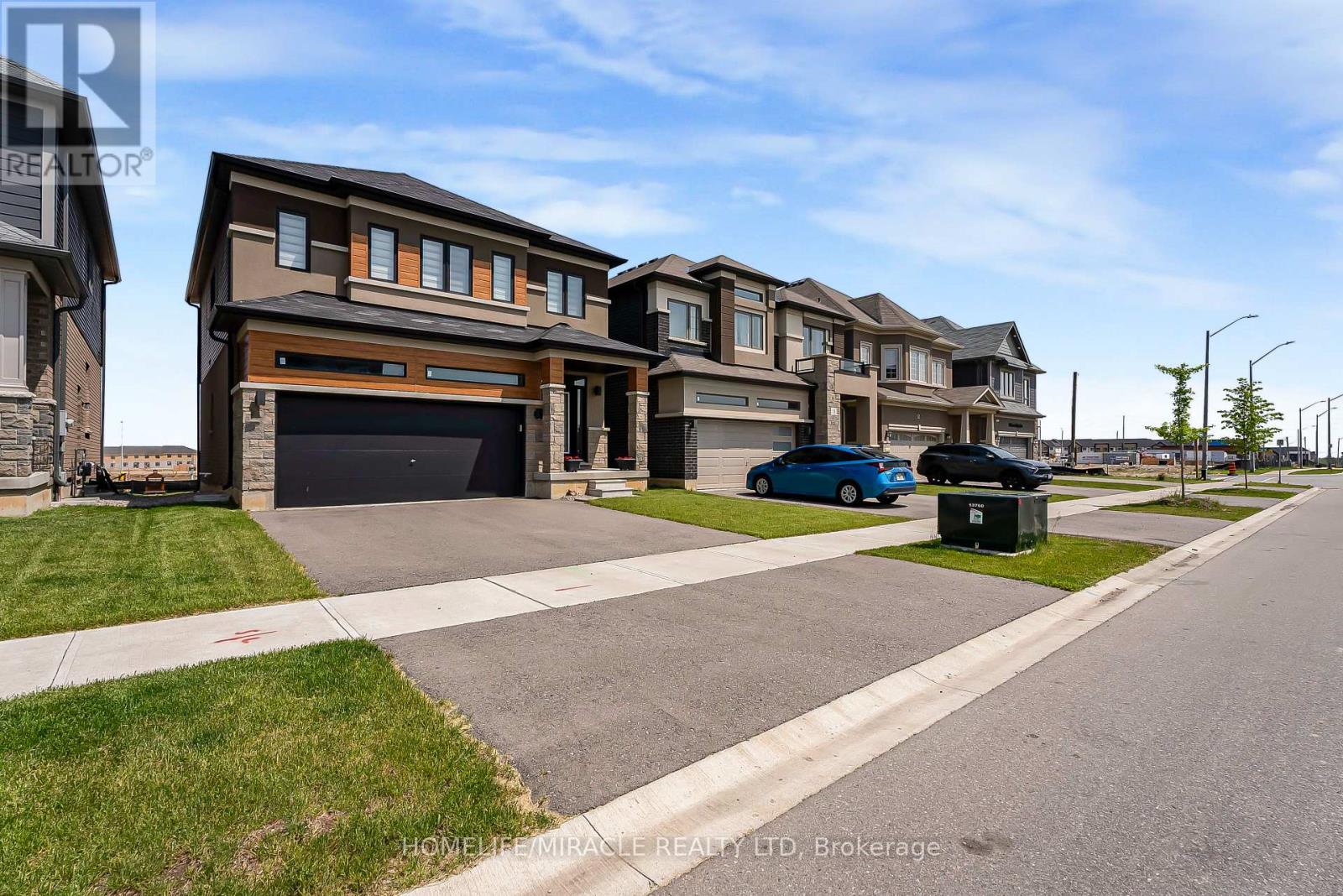 16 Scenic Ridge Gate, Brant, Ontario  N3L 0K4 - Photo 2 - X12195403