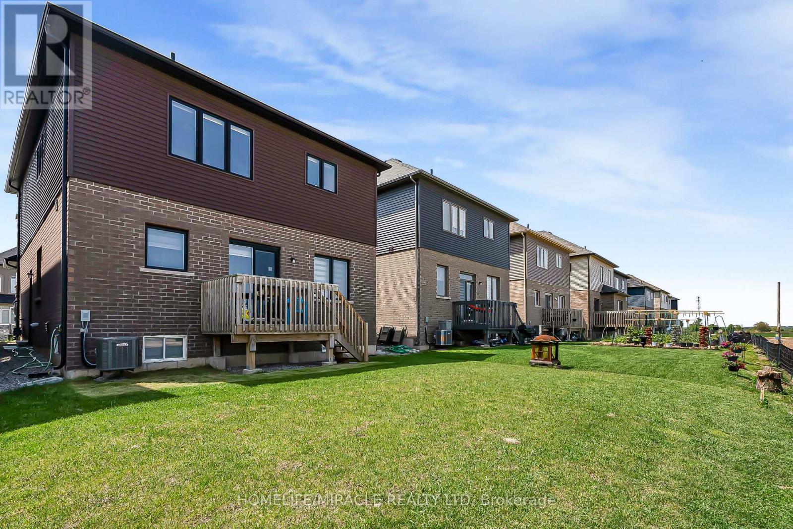 16 Scenic Ridge Gate, Brant, Ontario  N3L 0K4 - Photo 40 - X12195403
