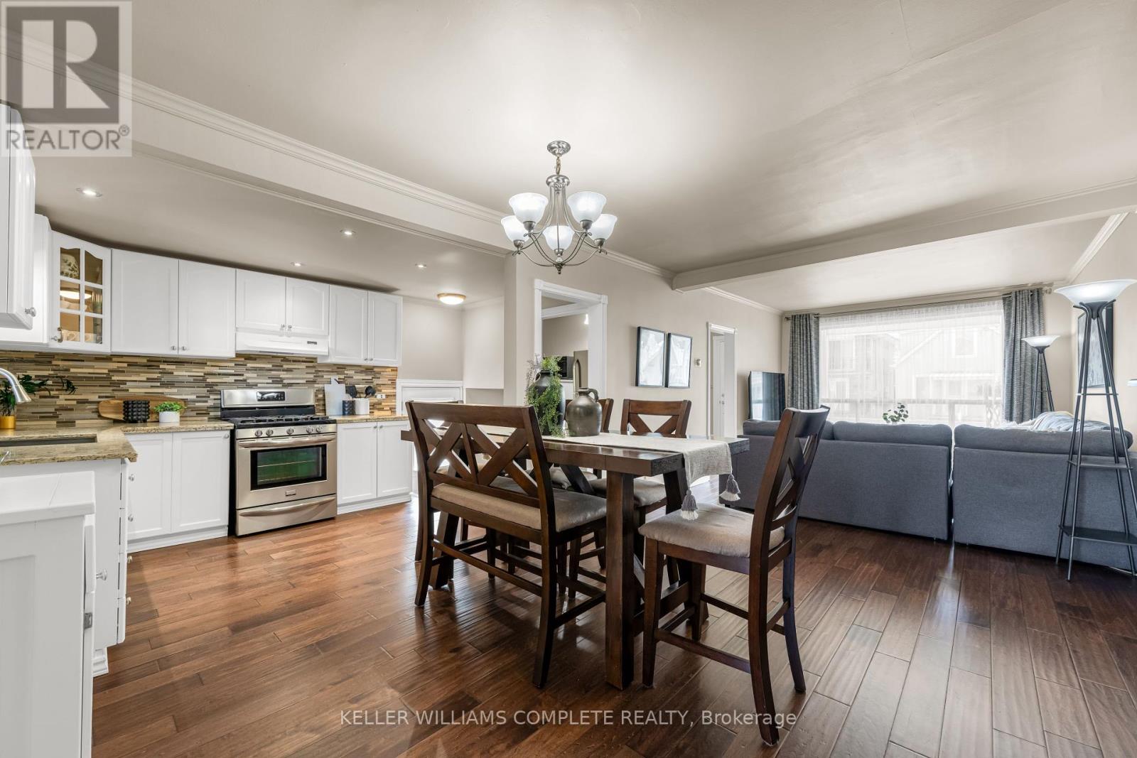 131 Albany Avenue, Hamilton, Ontario  L8H 2H7 - Photo 7 - X12195452
