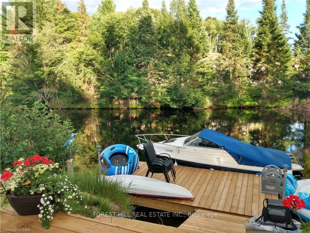 31 Glen Acres Road, Huntsville, Ontario  P1H 1N6 - Photo 34 - X12195486