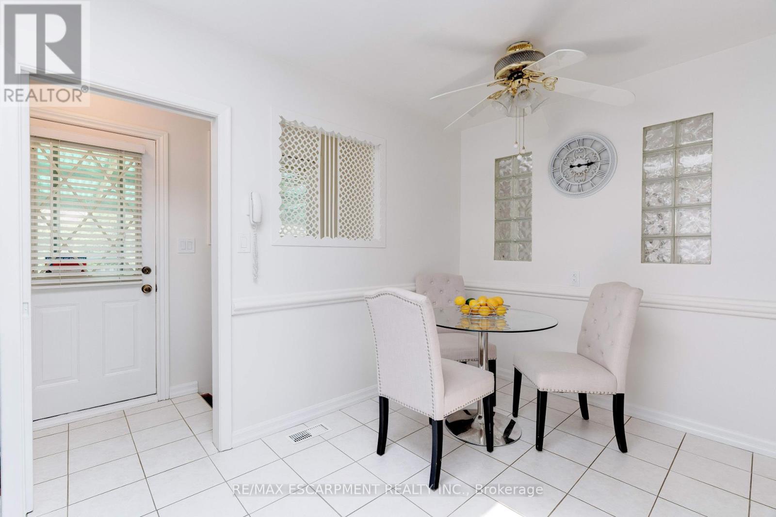 58 Goldfinch Road, Hamilton, Ontario  L9A 3W7 - Photo 14 - X12195518