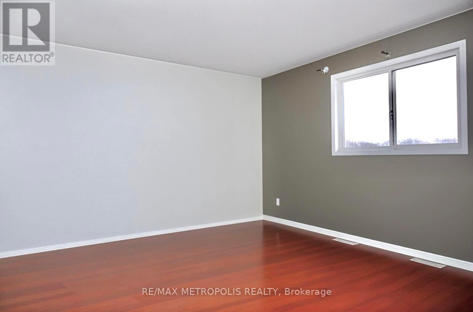 33 Phair Crescent, London South, Ontario  N5Z 5B5 - Photo 15 - X12195538