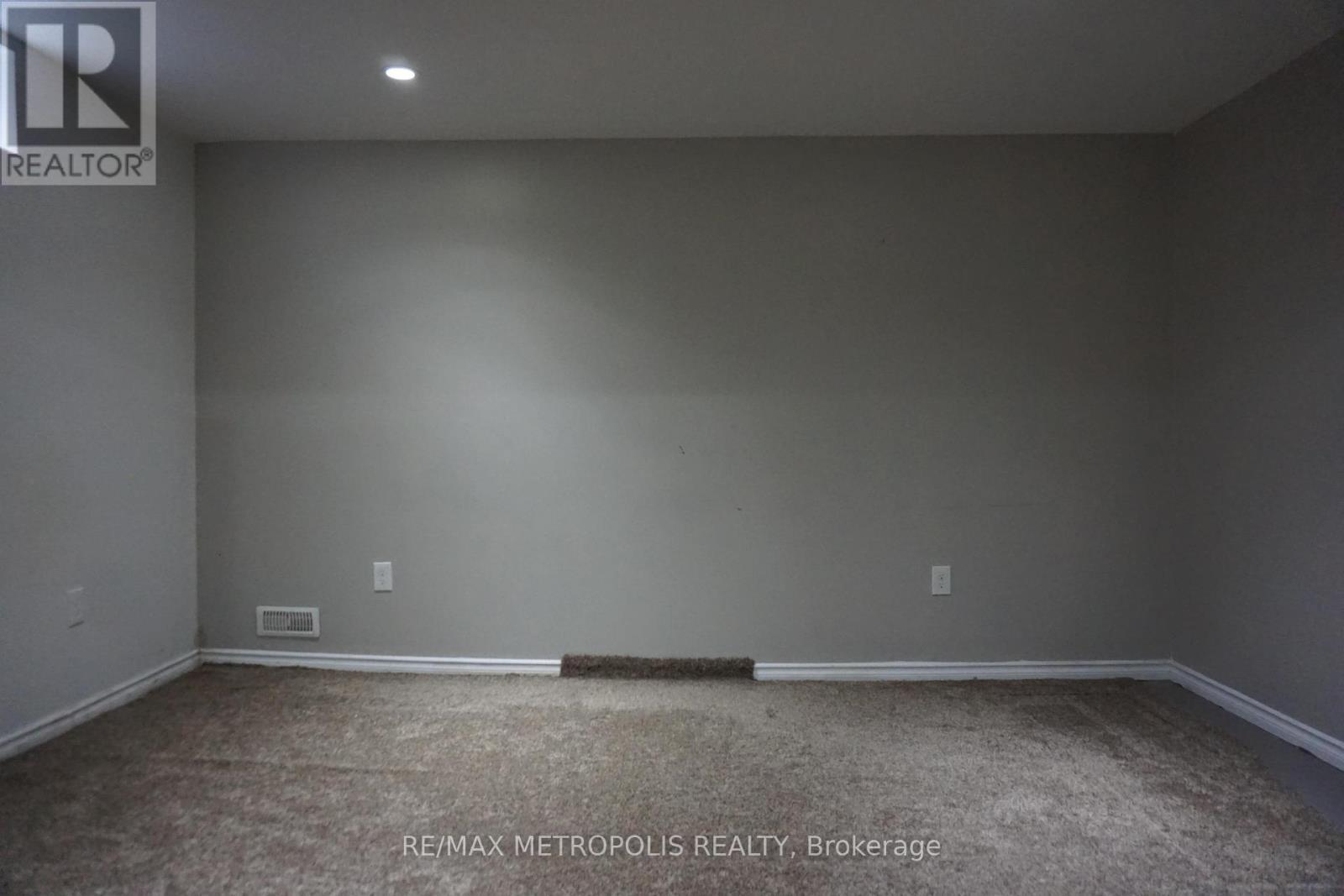 33 Phair Crescent, London South (South J), Ontario  N5Z 5B5 - Photo 21 - X12195538