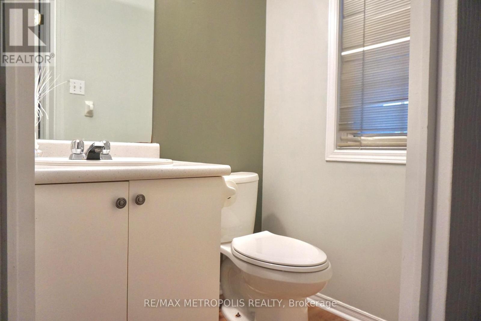 33 Phair Crescent, London South (South J), Ontario  N5Z 5B5 - Photo 23 - X12195538