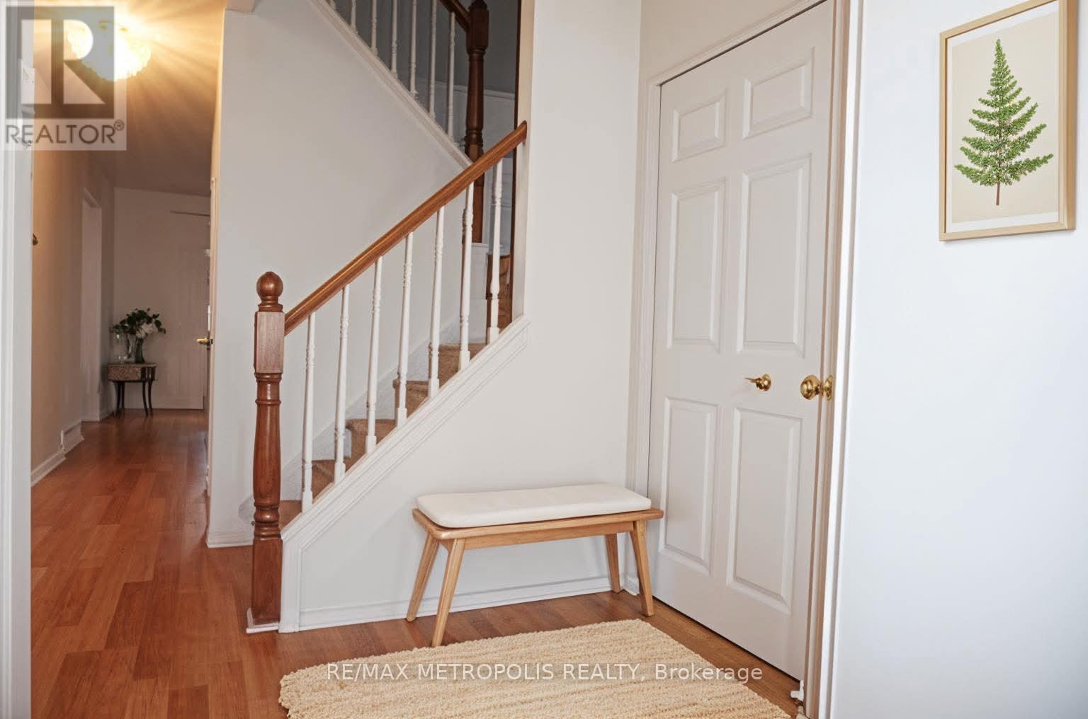 33 Phair Crescent, London South (South J), Ontario  N5Z 5B5 - Photo 4 - X12195538
