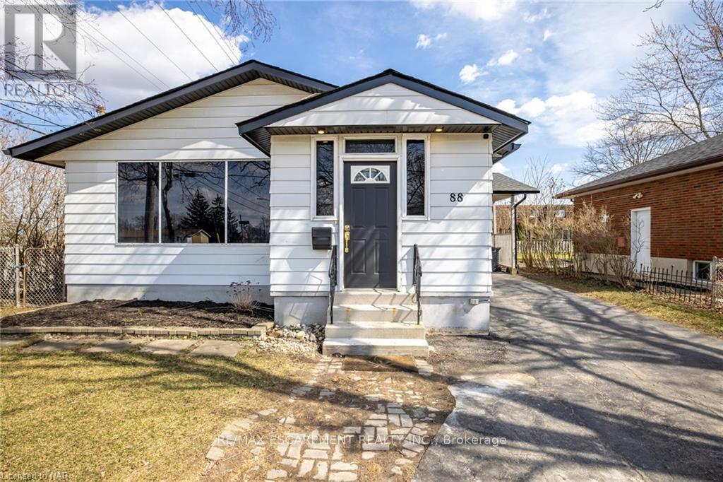 88 Gram Avenue, Welland, Ontario  L3C 1B6 - Photo 1 - X12195546
