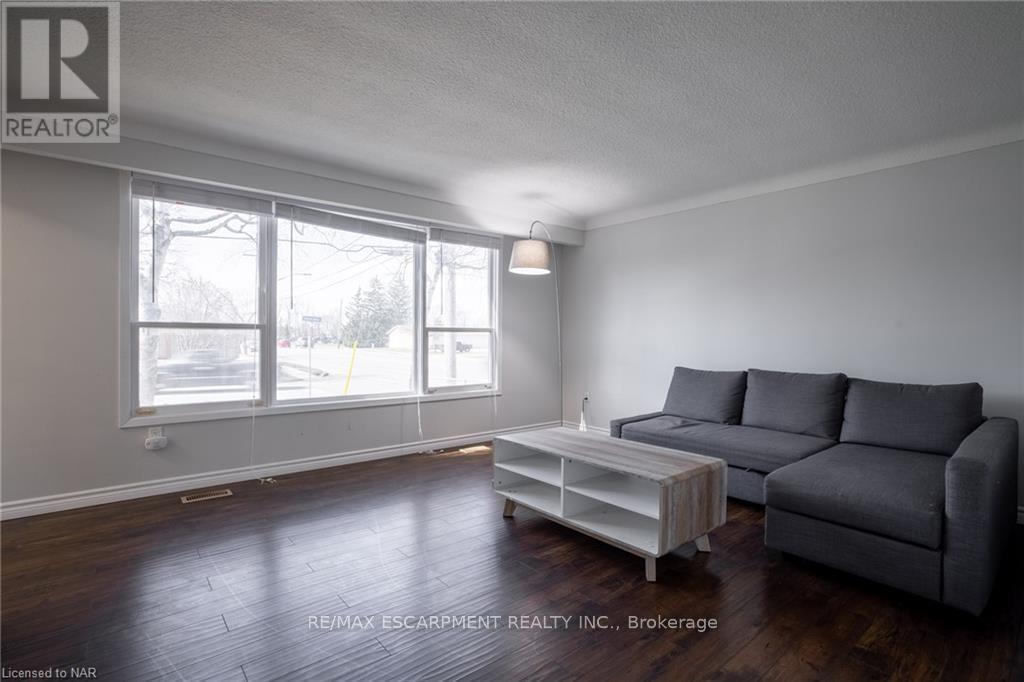 88 Gram Avenue, Welland, Ontario  L3C 1B6 - Photo 19 - X12195546