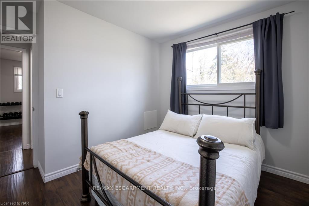 88 Gram Avenue, Welland, Ontario  L3C 1B6 - Photo 21 - X12195546