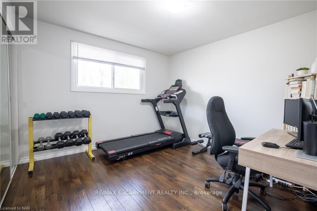 88 Gram Avenue, Welland, Ontario  L3C 1B6 - Photo 24 - X12195546