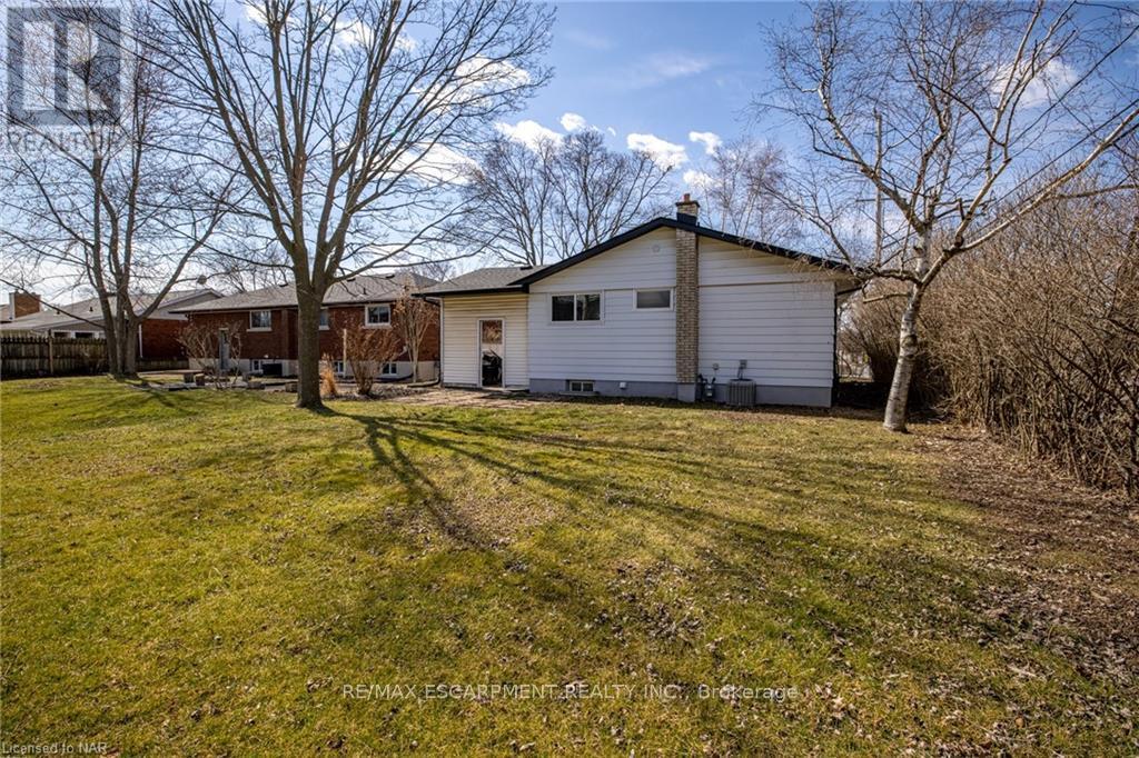 88 Gram Avenue, Welland, Ontario  L3C 1B6 - Photo 35 - X12195546
