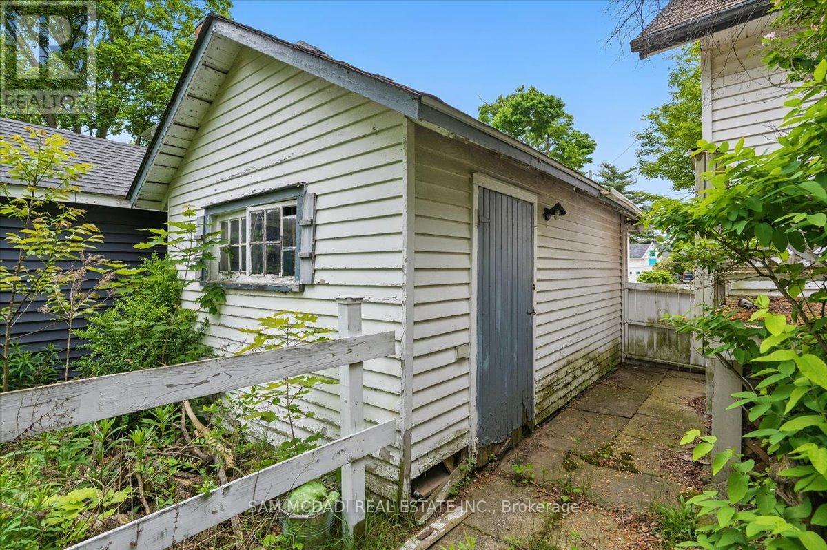 14 Kidd Avenue, Grimsby, Ontario  L3M 3S3 - Photo 17 - X12195548