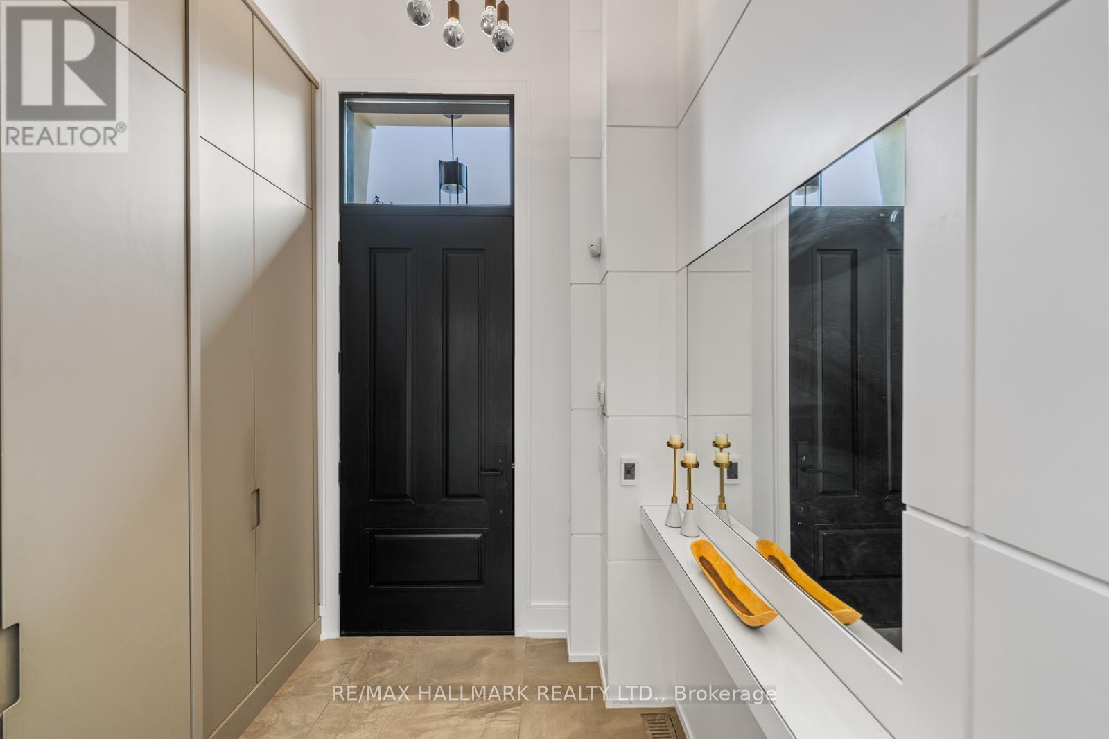 62 St Germain Avenue, Toronto, Ontario  M5M 1V8 - Photo 3 - C12195693