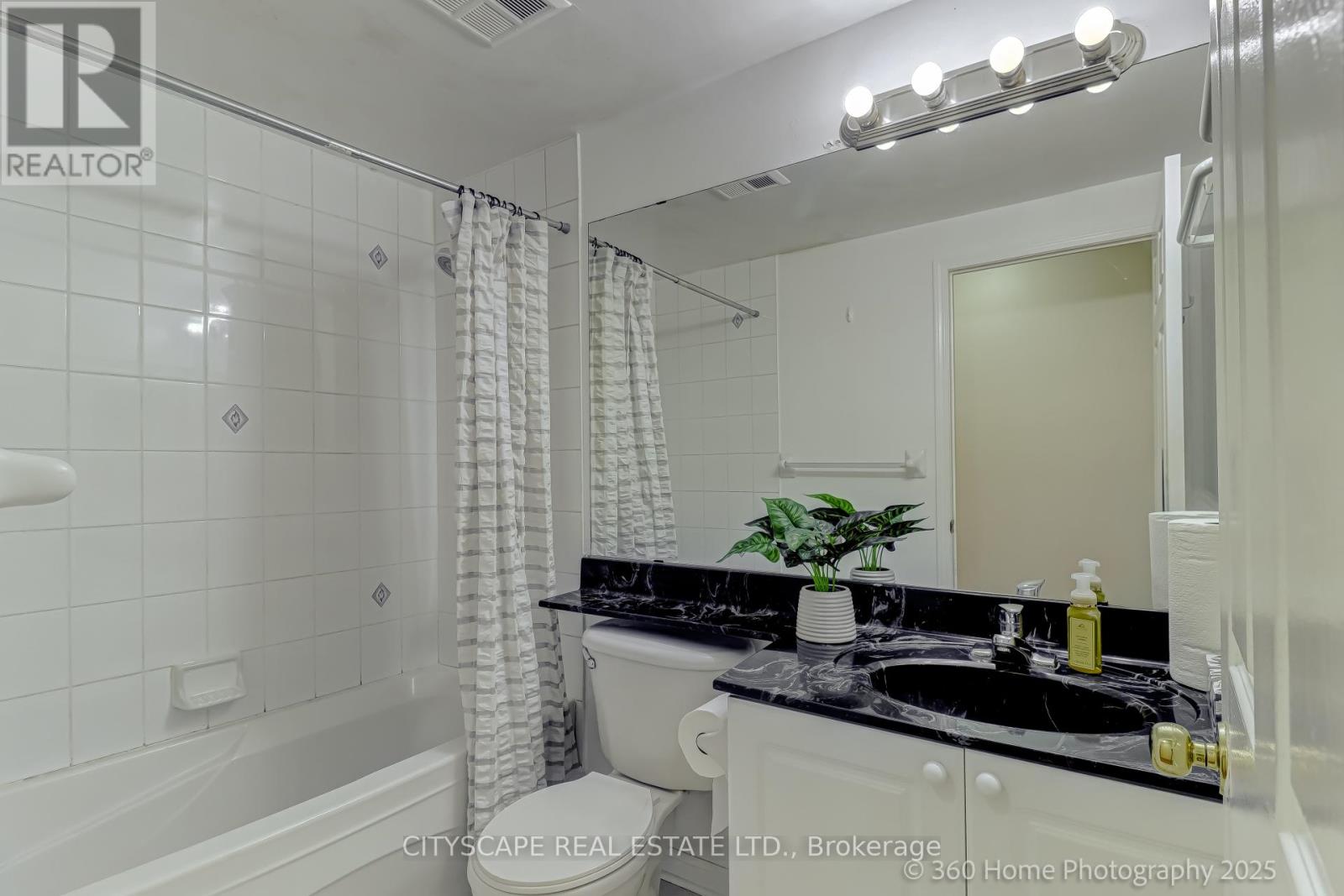 559 - 36 Stadium Road, Toronto, Ontario  M5V 3P4 - Photo 11 - C12195729