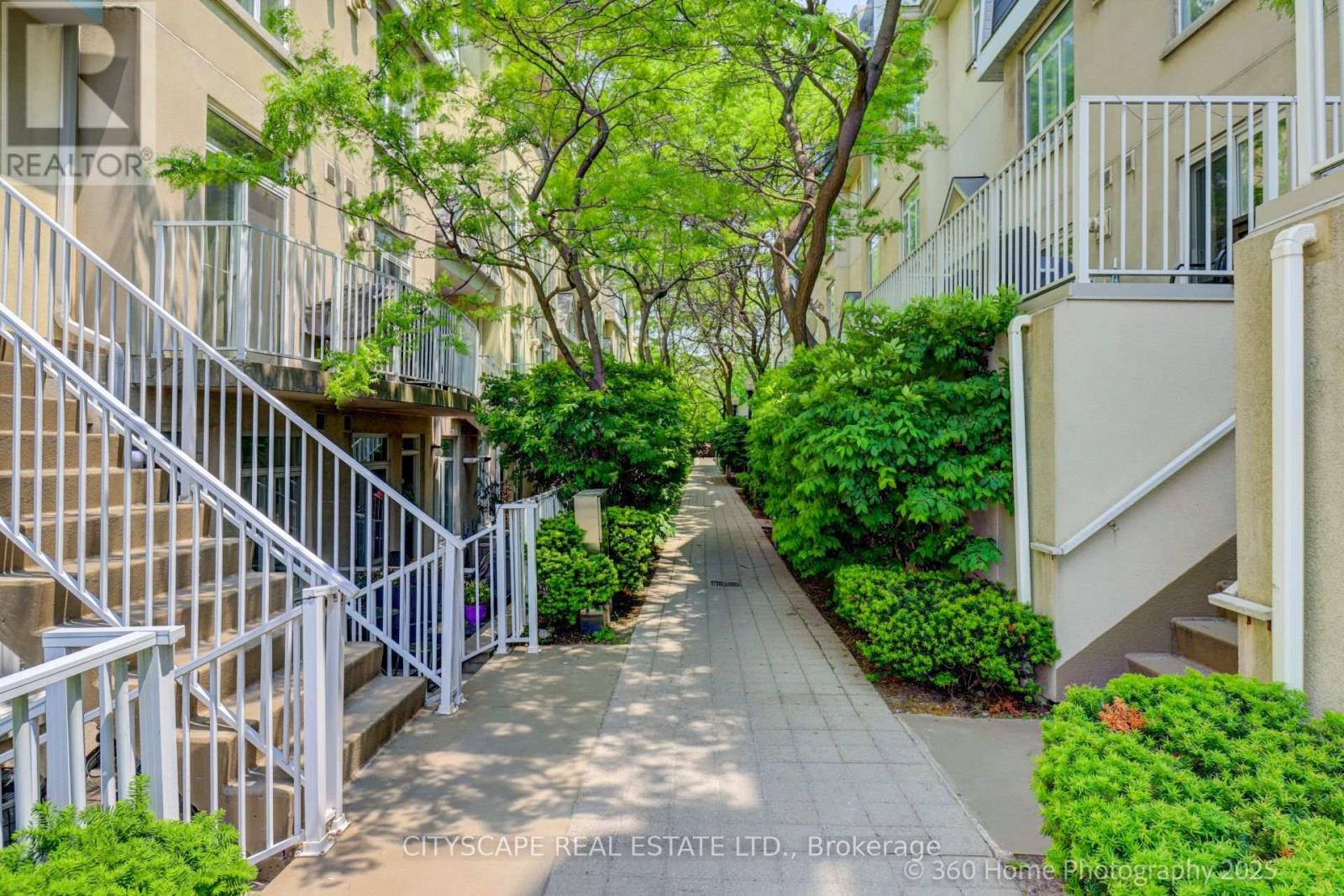 559 - 36 Stadium Road, Toronto, Ontario  M5V 3P4 - Photo 2 - C12195729