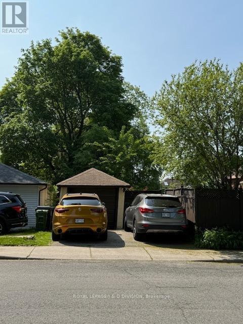 77 College View Avenue, Toronto, Ontario  M5P 3M8 - Photo 2 - C12195736