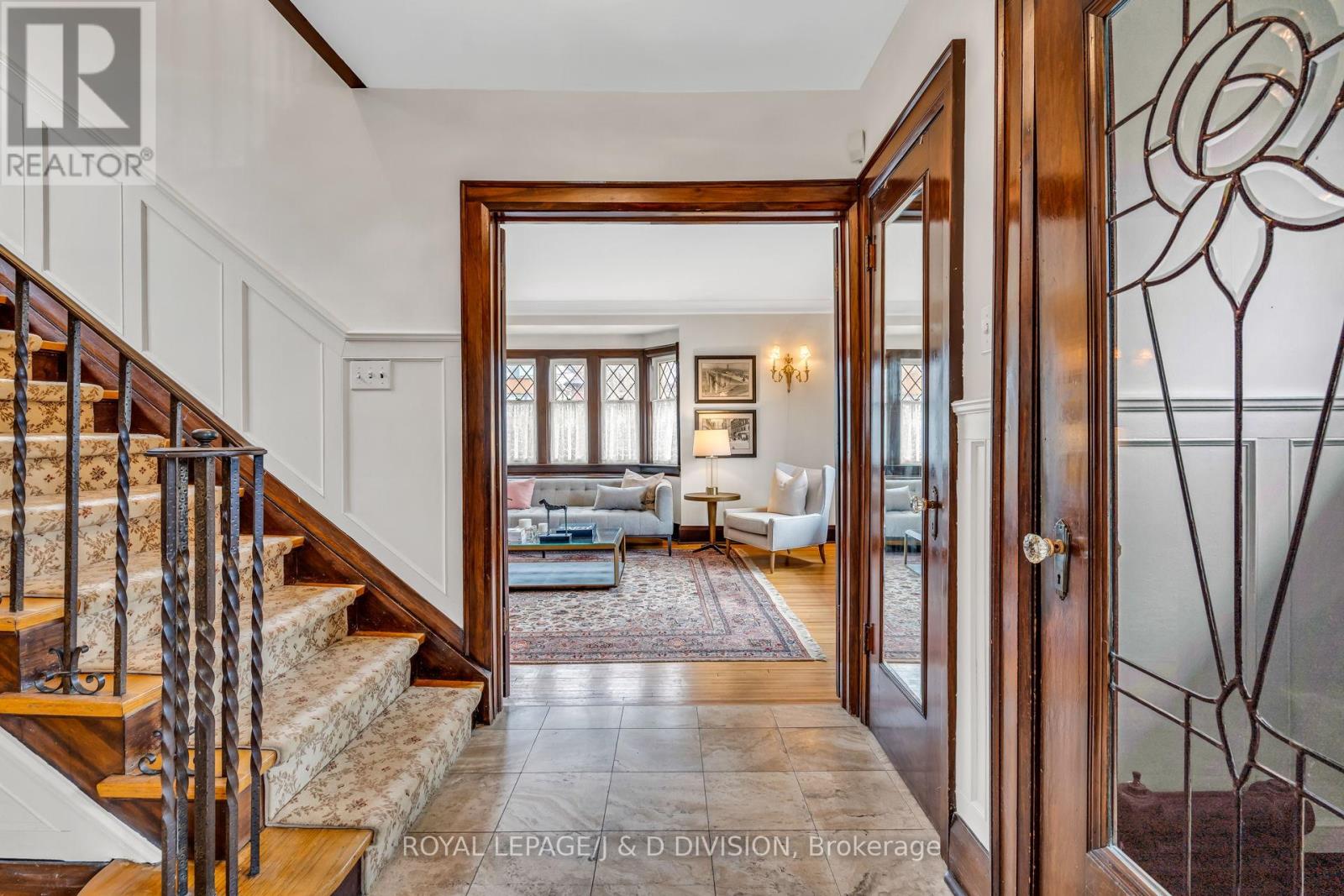77 College View Avenue, Toronto, Ontario  M5P 3M8 - Photo 5 - C12195736