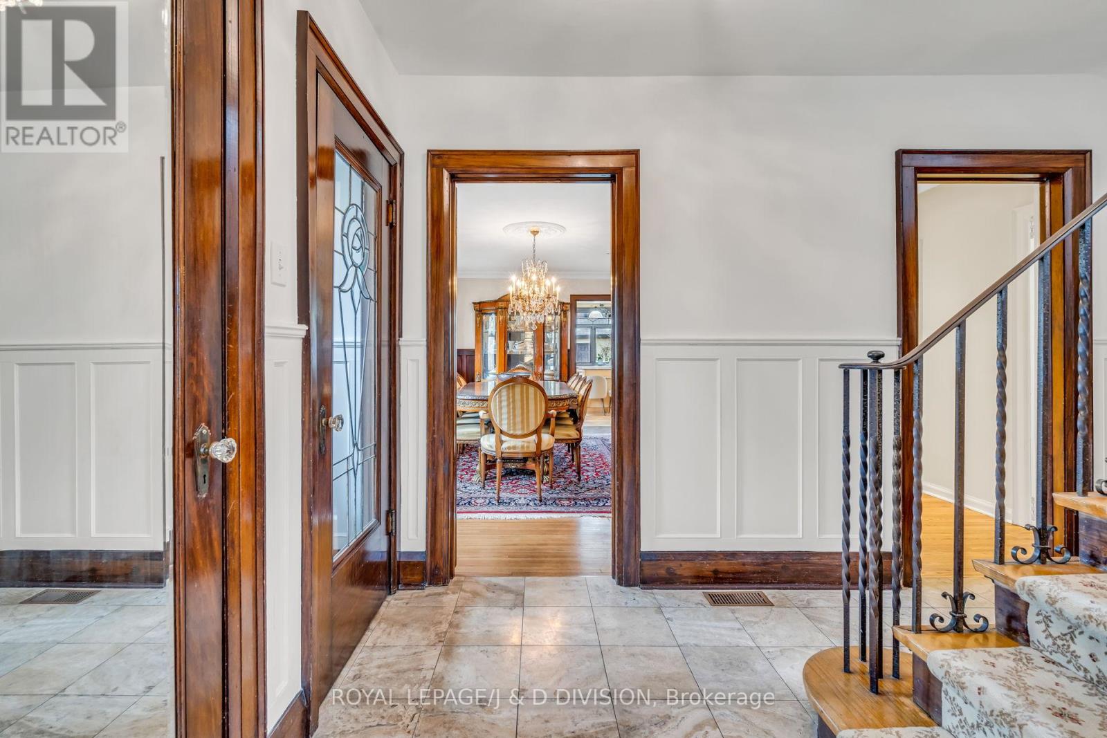 77 College View Avenue, Toronto, Ontario  M5P 3M8 - Photo 8 - C12195736
