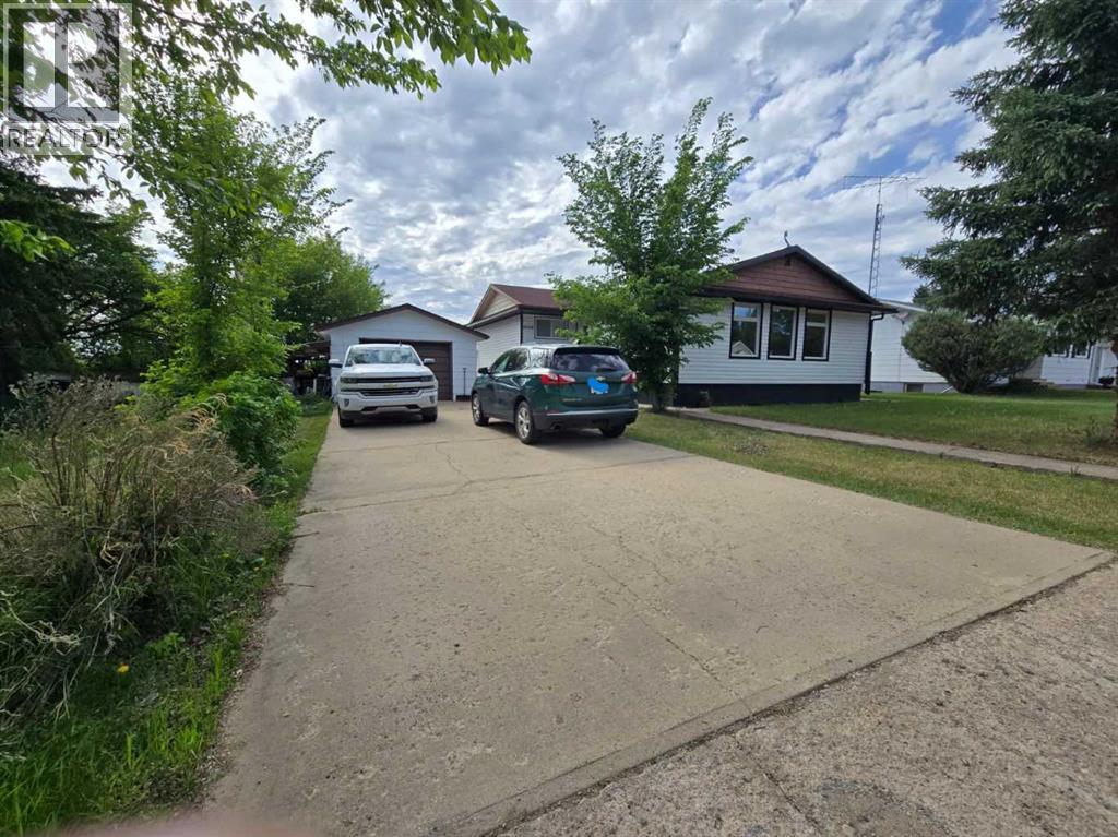5006 51 Street, Myrnam, Alberta  T0B 3K0 - Photo 1 - A2226944