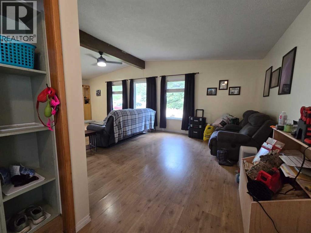 5006 51 Street, Myrnam, Alberta  T0B 3K0 - Photo 6 - A2226944