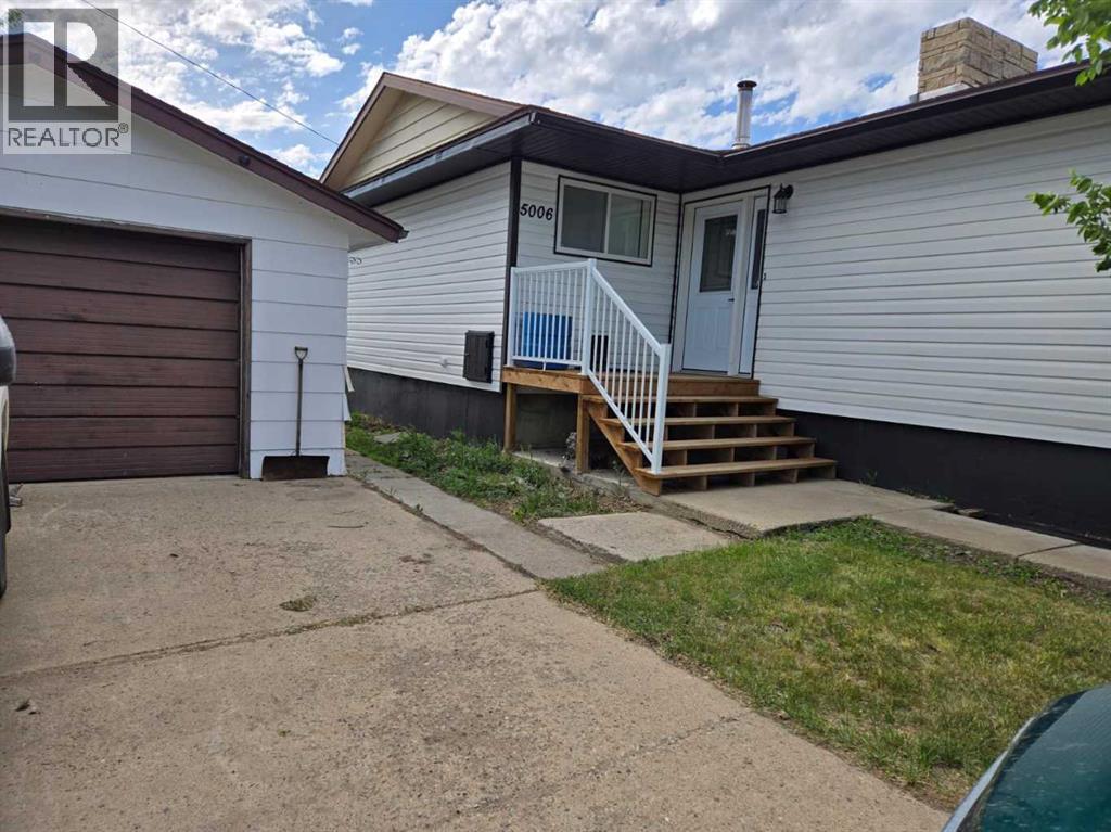 5006 51 Street, Myrnam, Alberta  T0B 3K0 - Photo 2 - A2226944