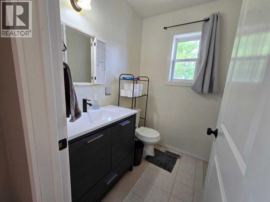 5006 51 Street, Myrnam, Alberta  T0B 3K0 - Photo 15 - A2226944