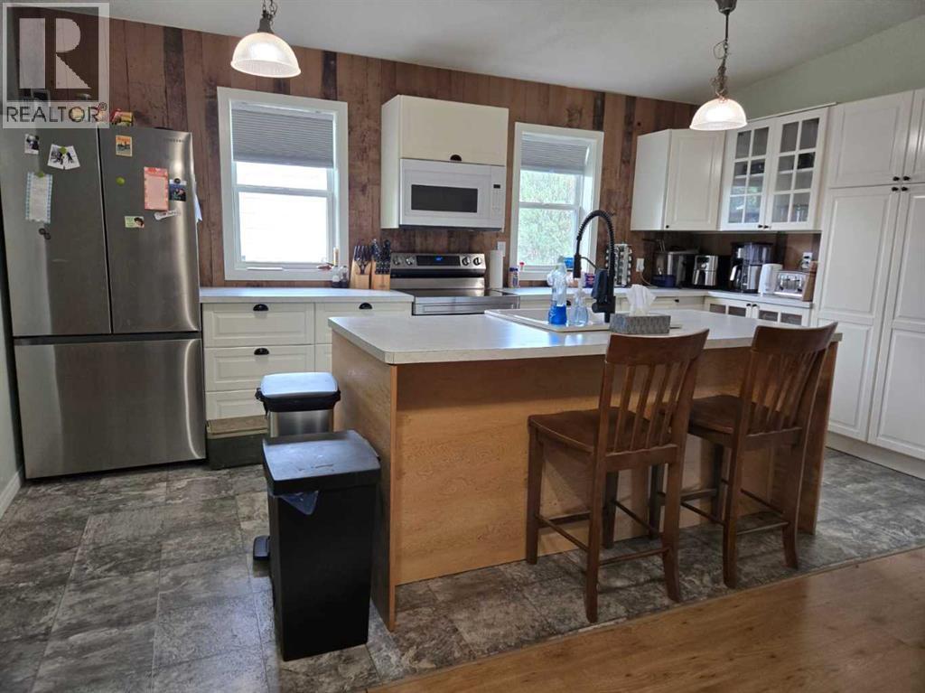 5006 51 Street, Myrnam, Alberta  T0B 3K0 - Photo 10 - A2226944