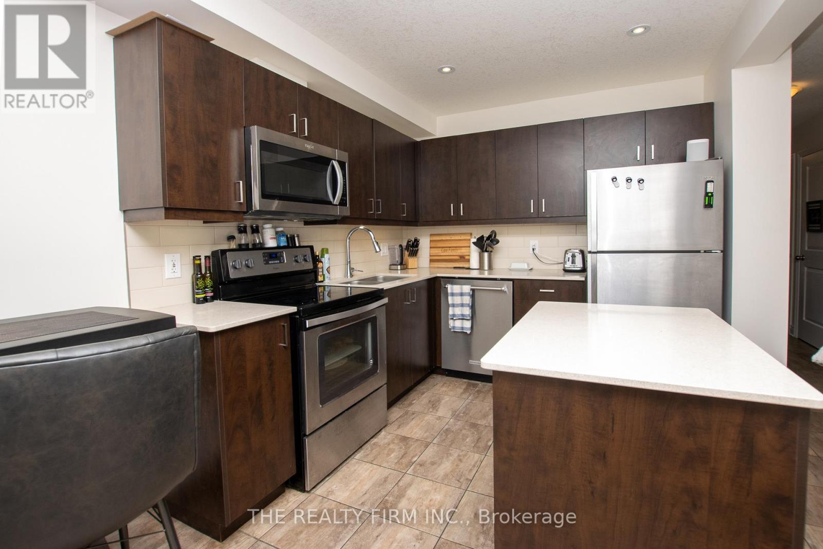 1320 Michael Circle, London East, Ontario  N5V 0B8 - Photo 10 - X12195809
