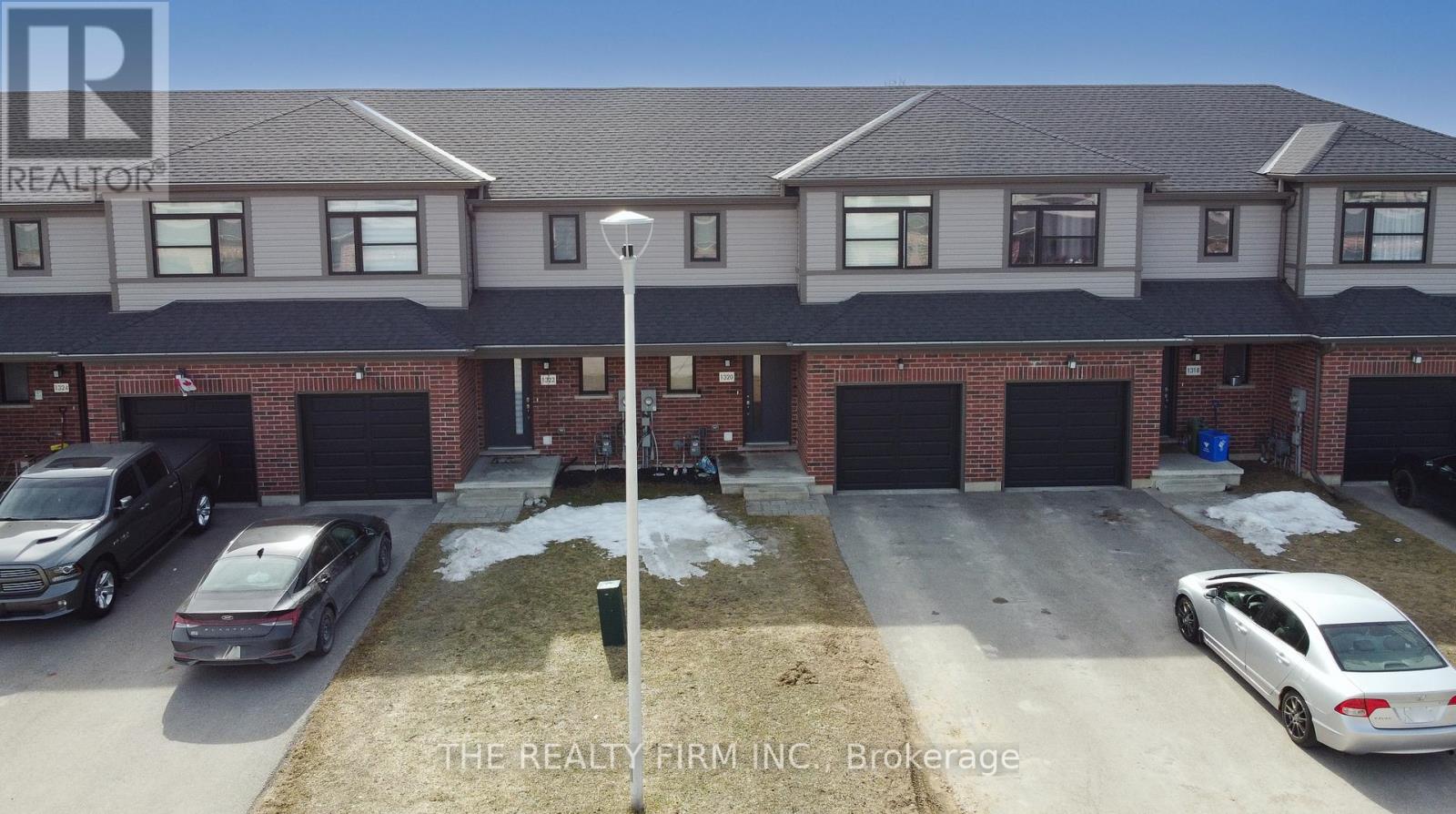 1320 Michael Circle, London East, Ontario  N5V 0B8 - Photo 4 - X12195809