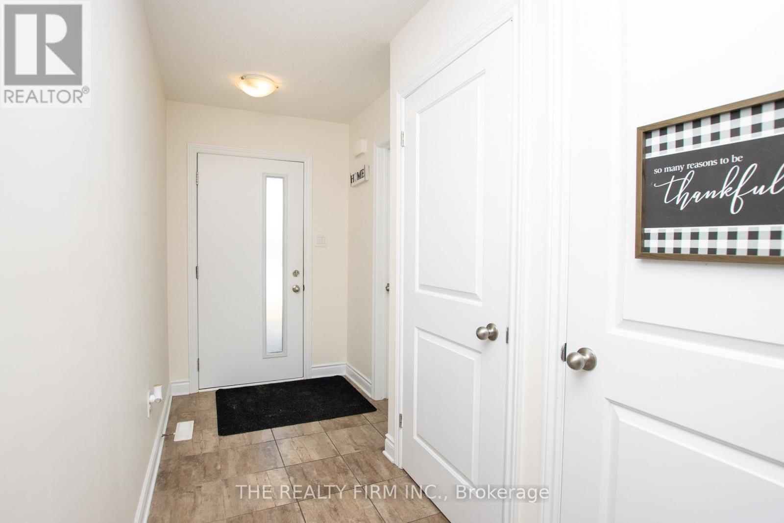 1320 Michael Circle, London East, Ontario  N5V 0B8 - Photo 5 - X12195809