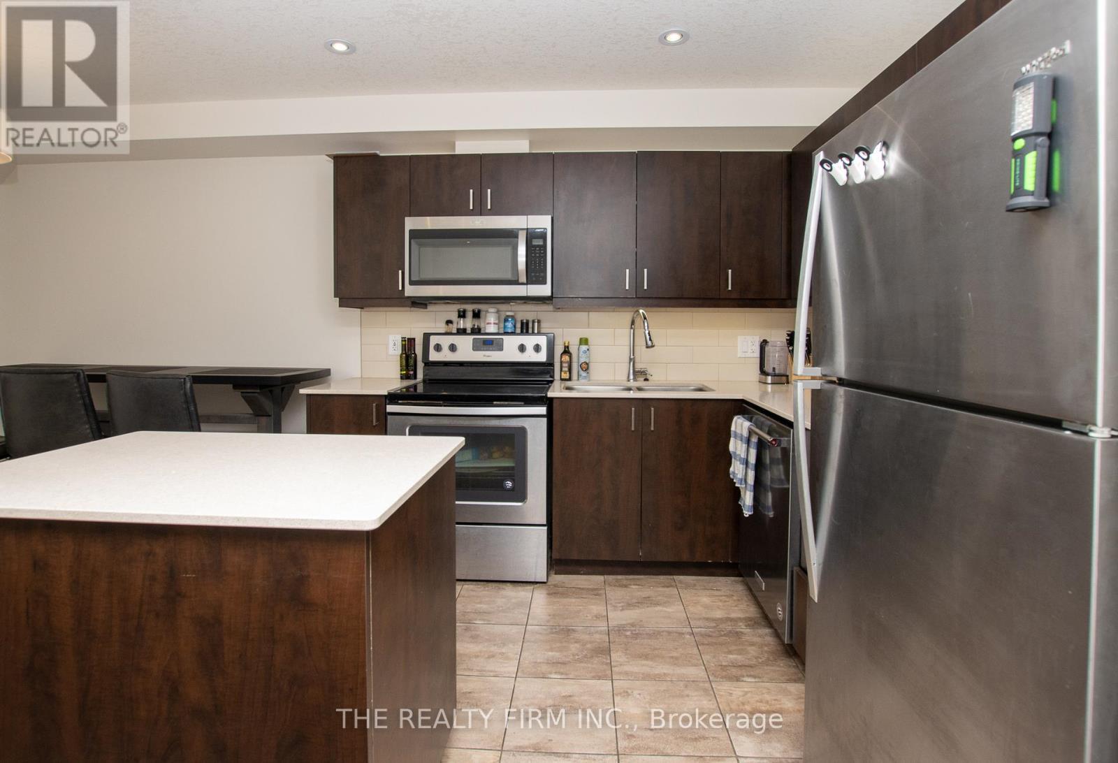 1320 Michael Circle, London East, Ontario  N5V 0B8 - Photo 9 - X12195809