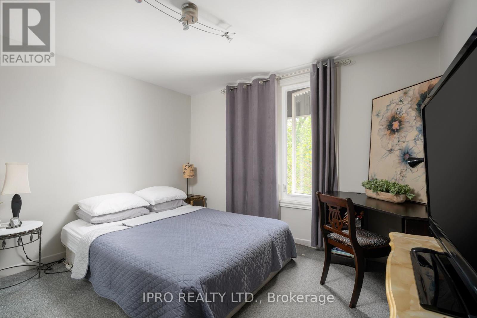 241 Gowan Avenue, Toronto, Ontario  M4J 2K7 - Photo 15 - E12195610