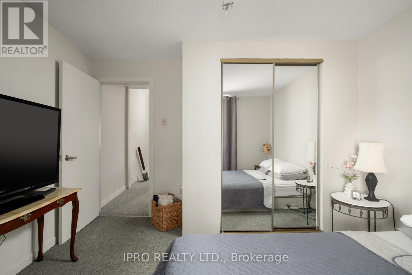 241 Gowan Avenue, Toronto, Ontario  M4J 2K7 - Photo 17 - E12195610