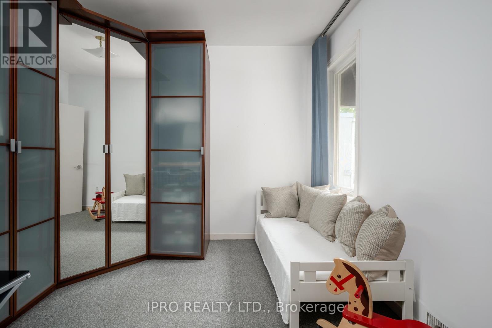 241 Gowan Avenue, Toronto, Ontario  M4J 2K7 - Photo 19 - E12195610
