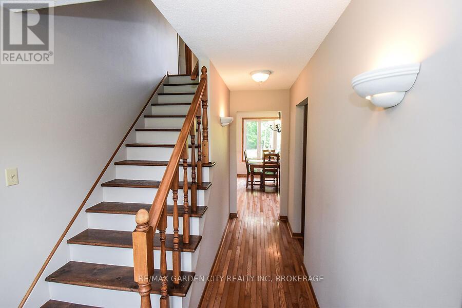631 Mud Street E, Grimsby, Ontario  L3M 0K3 - Photo 27 - X12195761