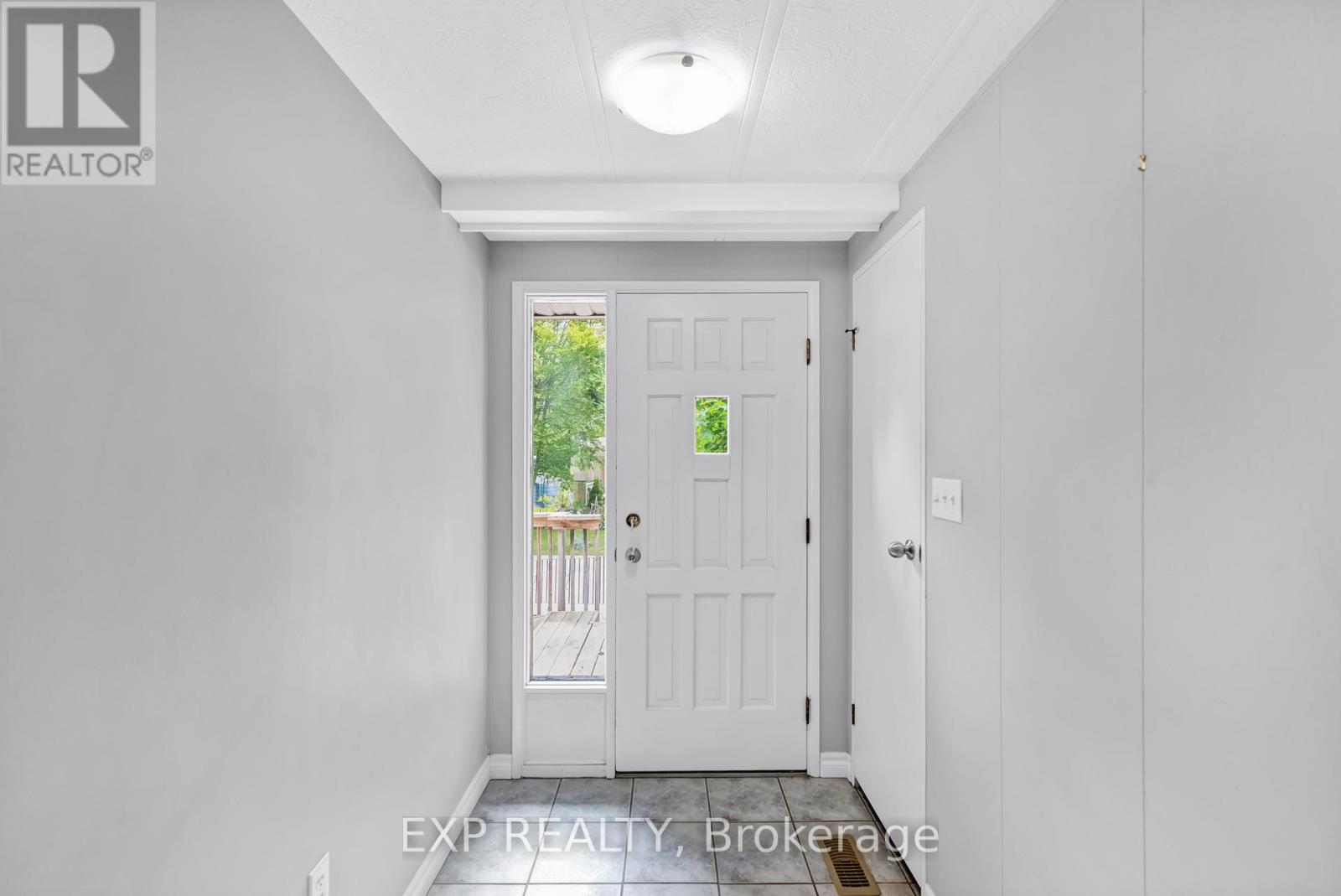 Property at 44 LINDEN LANE image 5