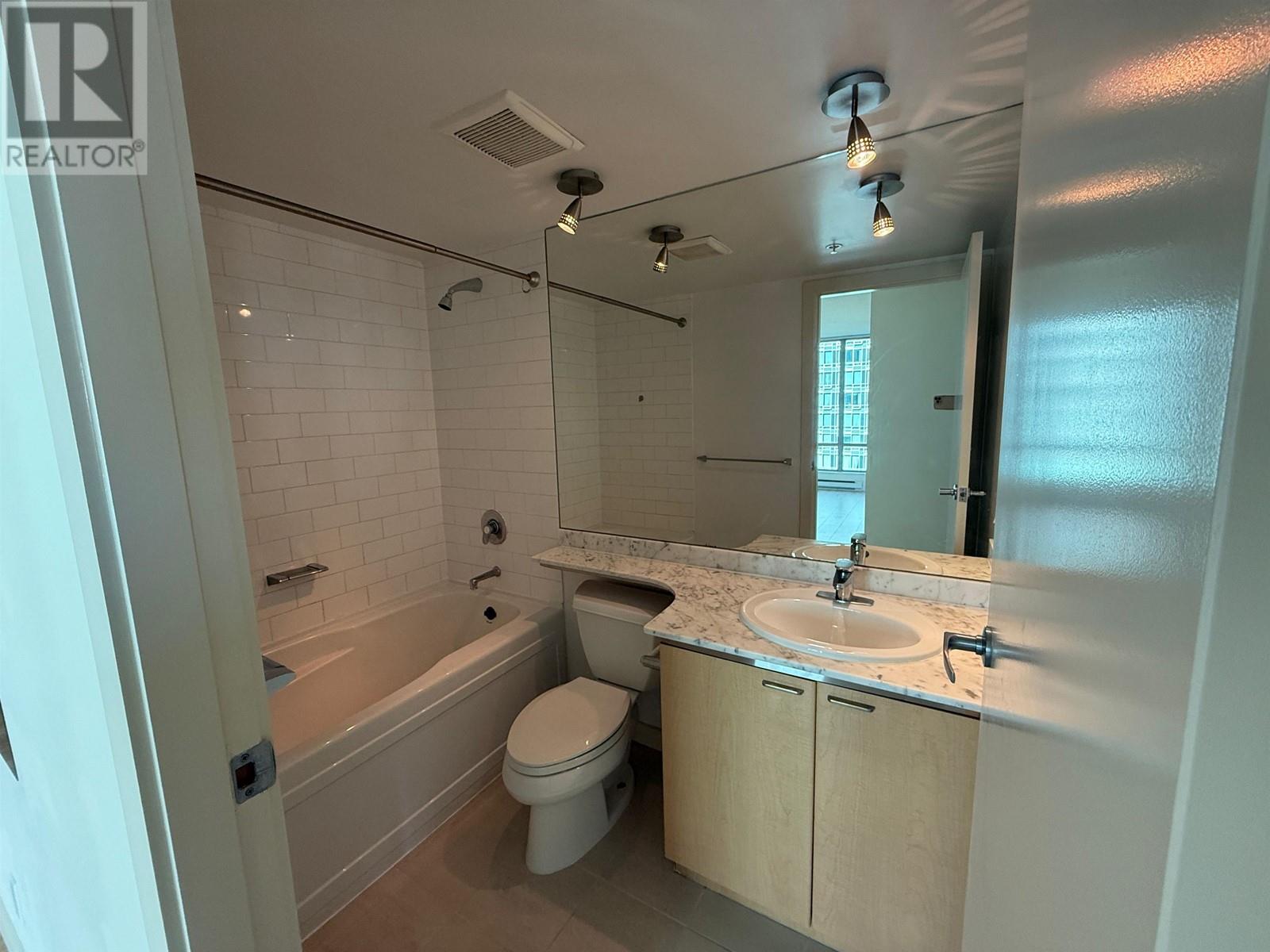 1108 1200 W Georgia Street, Vancouver, British Columbia  V6E 4R2 - Photo 9 - R2997174