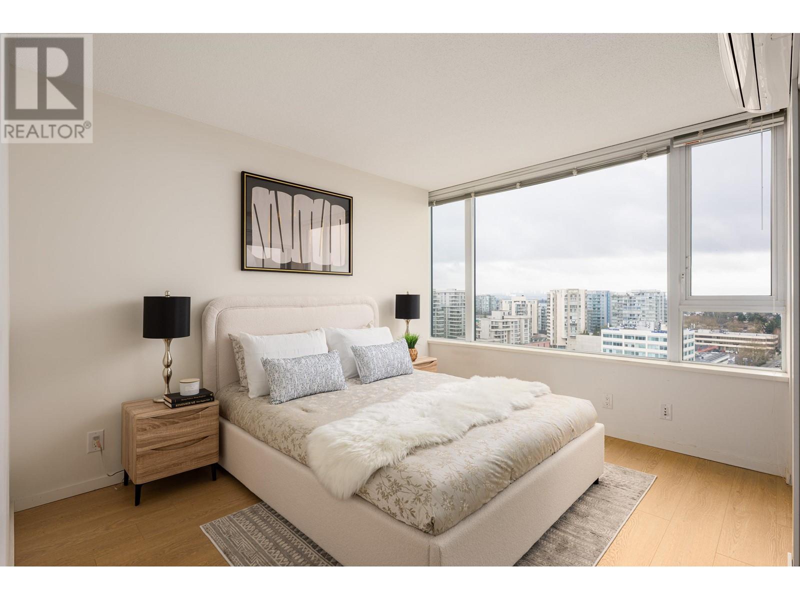 Listing Picture 12 of 33 : 1706 7988 ACKROYD ROAD, Richmond / 烈治文 - 魯藝地產 Yvonne Lu Group - MLS Medallion Club Member