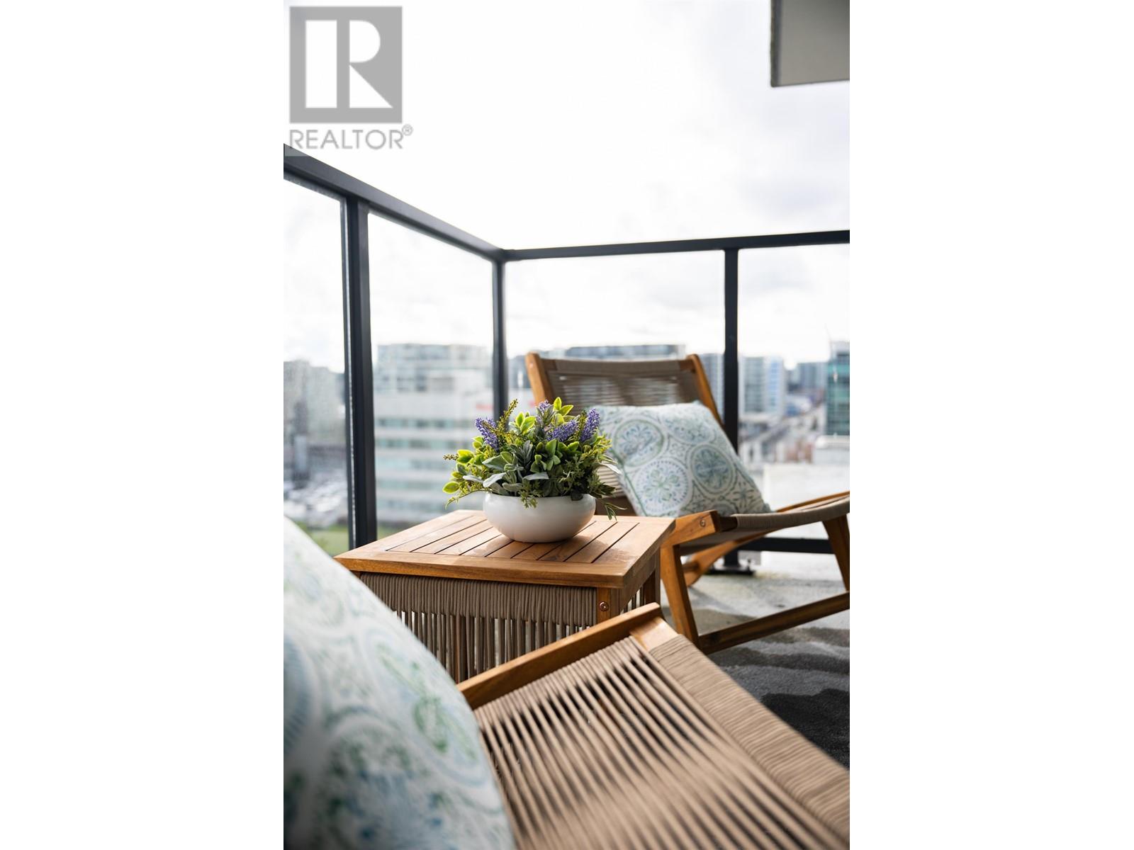 Listing Picture 21 of 33 : 1706 7988 ACKROYD ROAD, Richmond / 烈治文 - 魯藝地產 Yvonne Lu Group - MLS Medallion Club Member