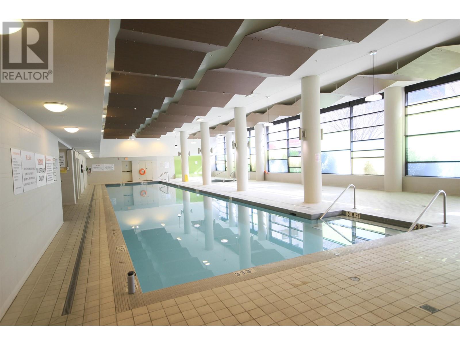 Listing Picture 31 of 33 : 1706 7988 ACKROYD ROAD, Richmond / 烈治文 - 魯藝地產 Yvonne Lu Group - MLS Medallion Club Member